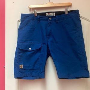 Fjallraven Men’s size 50 (33/34) cobalt blue Greenland shorts